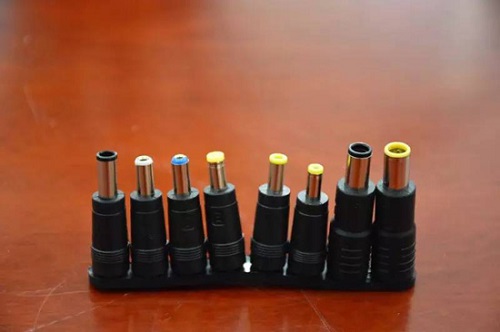 汽車應(yīng)急啟動電源